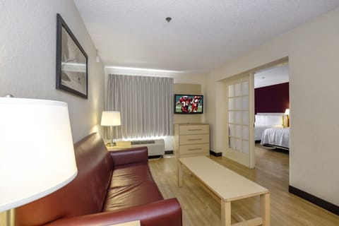Suite, 2 Double Beds (2 Rooms, Smoke Free) | Desk, blackout drapes, iron/ironing board, free WiFi