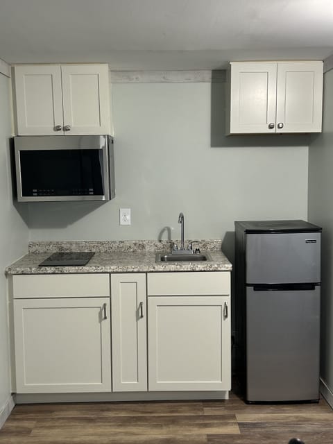 Family Room, Multiple Beds | Iron/ironing board, free WiFi, bed sheets