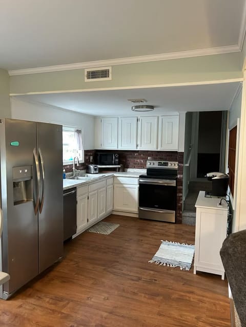 Second Floor Apartment | Iron/ironing board, free WiFi, bed sheets