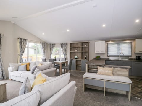 Cottage | Living room | TV