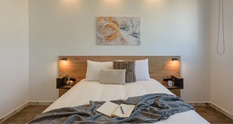 In-room safe, laptop workspace, blackout drapes, soundproofing