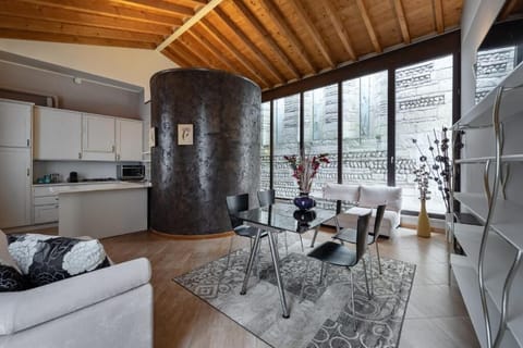 Deluxe Apartment | Living area