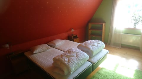 Basic Double or Twin Room, 1 Bedroom | Individually furnished, bed sheets