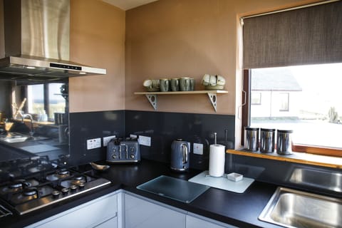 Fridge, dishwasher, cookware/dishes/utensils