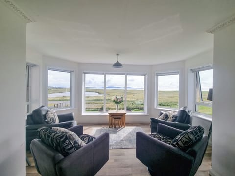 Cottage | Living area