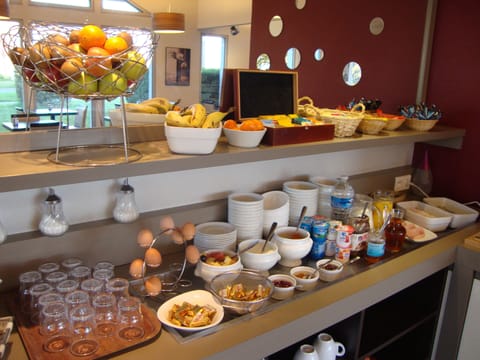 Daily buffet breakfast for a fee
