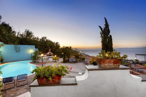 Villa | 5 bedrooms, desk, WiFi