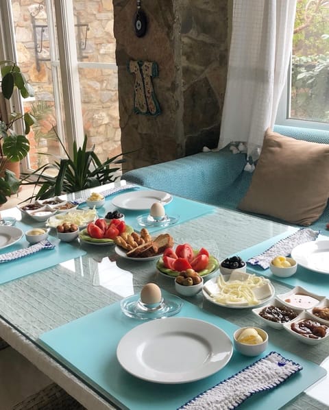 Free daily local cuisine breakfast