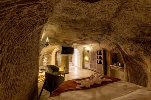 Exclusive Double Room, Jetted Tub | Egyptian cotton sheets, premium bedding, free minibar items