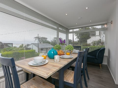 Cottage | Dining