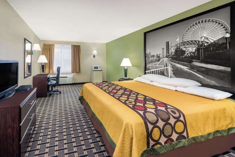 Basic Room, 1 King Bed | Individually decorated, individually furnished, desk, free WiFi