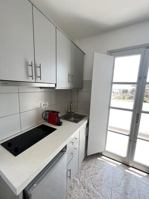 Loft, 2 Bedrooms, Terrace, Sea View | In-room safe, desk, free WiFi, bed sheets