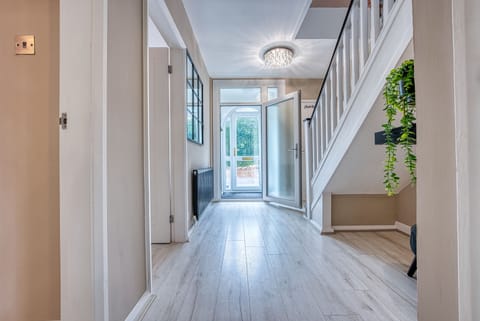 House, Private Bathroom, Garden View | Lobby