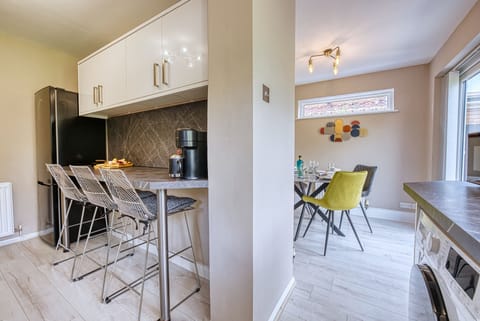 House, Private Bathroom, Garden View | Shared kitchen