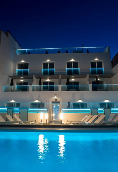 Outdoor pool, open 10:00 AM to 8:30 PM, pool umbrellas, sun loungers