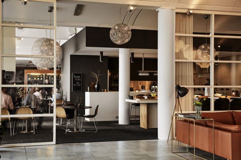 Breakfast, lunch and dinner served