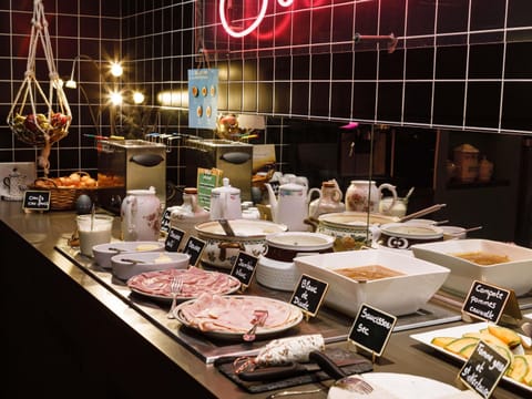 Daily buffet breakfast for a fee