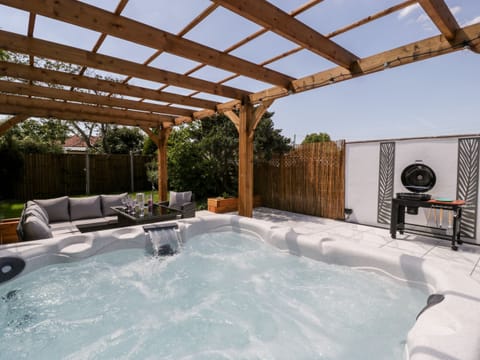 Cottage | Property grounds