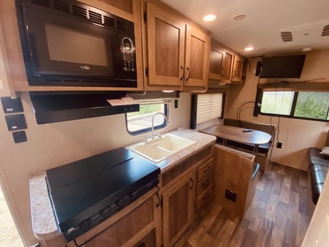 RV Trailer, WIFI, Cable TV, Private Fishing Dock, (bedding/towel extra$ or bring your own), No pets | Private kitchen | Microwave, coffee/tea maker, cleaning supplies, paper towels