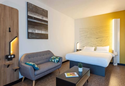 Double Room, Non Smoking | Premium bedding, desk, iron/ironing board, free cribs/infant beds