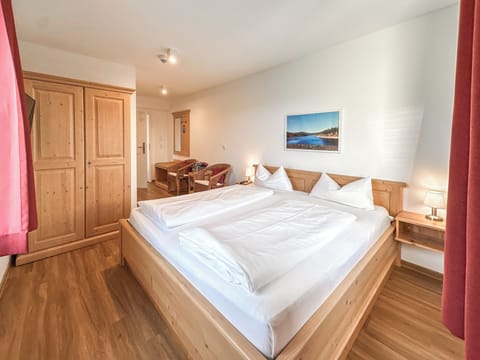 Double Room | Desk, laptop workspace, soundproofing, free WiFi