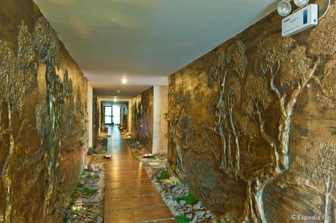 Sauna, steam room, body treatments, hydrotherapy, hot stone massages