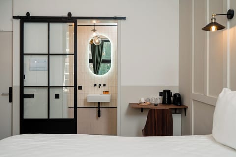 Large Room | Bathroom | Shower, free toiletries, hair dryer, towels