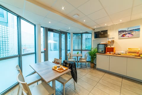 Daily buffet breakfast (EUR 9 per person)