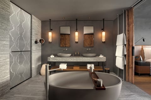 Superior Room, Terrace | Bathroom | Eco-friendly toiletries, hair dryer, bathrobes, slippers