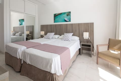 Minibar, in-room safe, desk, laptop workspace