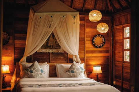 One Bedroom Villa | Minibar, desk, free WiFi, bed sheets