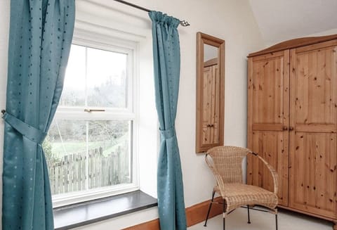 House | 1 bedroom, iron/ironing board, free WiFi, bed sheets