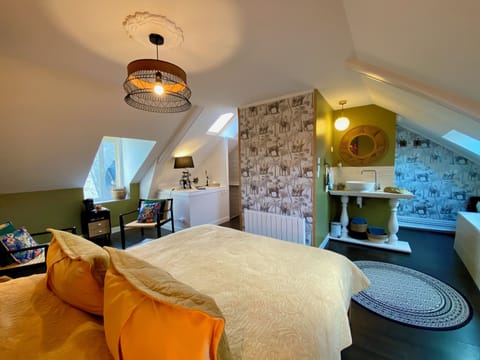 City Suite, City View (Jungle) | 1 bedroom, individually decorated, individually furnished