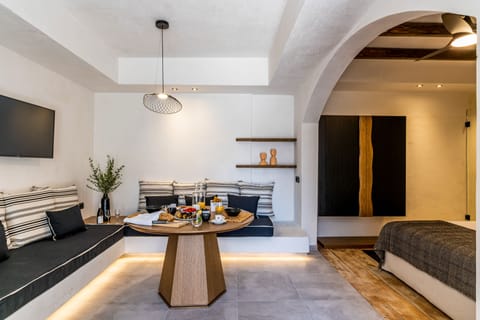 Quadruple Room | Individually decorated, soundproofing, iron/ironing board