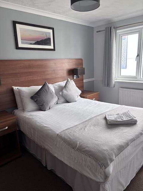 Standard Double Room | Desk, free WiFi, bed sheets