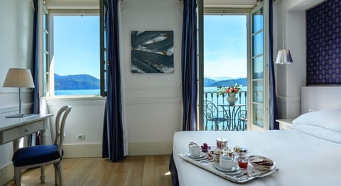 Deluxe Studio Suite | Hypo-allergenic bedding, minibar, in-room safe, desk