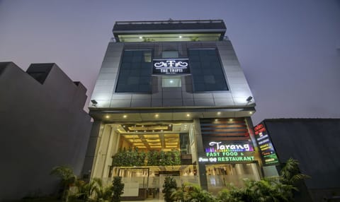 Front of property - evening/night