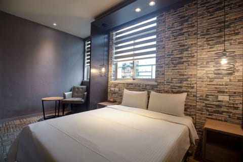 Classic Double Room, Corner | Down comforters, desk, soundproofing, free WiFi