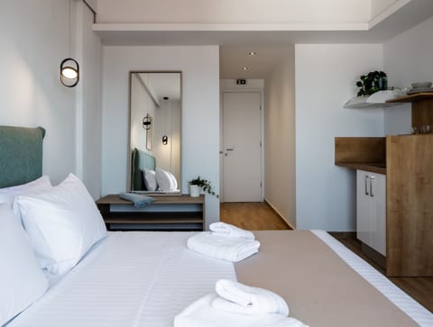 Deluxe Double Room Sea View | First Floor | Private kitchen | Mini-fridge, cookware/dishes/utensils