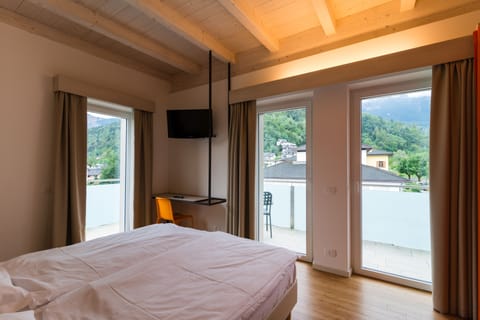 Double Room | Minibar, in-room safe, free WiFi, bed sheets