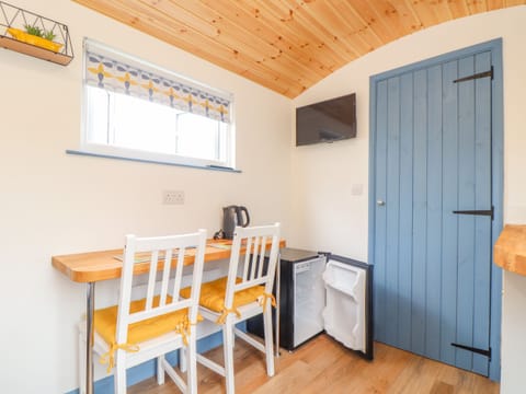 Fridge, electric kettle, toaster, cookware/dishes/utensils