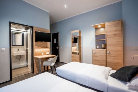 Standard Room, 2 Twin Beds, Non Smoking | Minibar, in-room safe, desk, blackout drapes