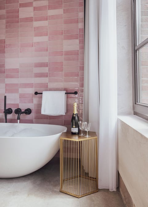 Deluxe Double Room | Premium bedding, minibar, in-room safe, blackout drapes