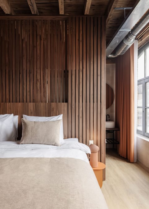 Premium Double Room | Premium bedding, minibar, in-room safe, blackout drapes