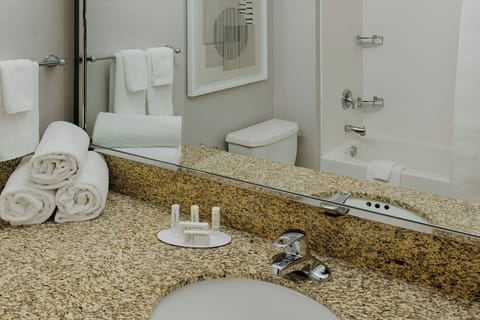Combined shower/tub, eco-friendly toiletries, hair dryer, towels