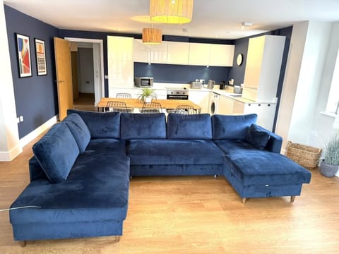 Design Apartment, Ensuite, City View | Private kitchen