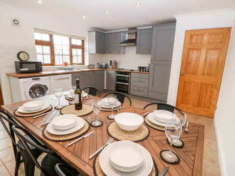 Fridge, dishwasher, electric kettle, toaster