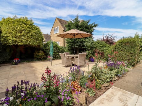 Cottage | Property grounds