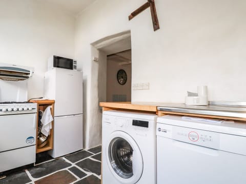 Fridge, dishwasher, electric kettle, cookware/dishes/utensils