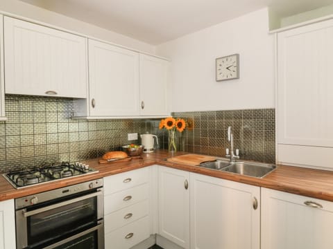 Fridge, dishwasher, electric kettle, toaster